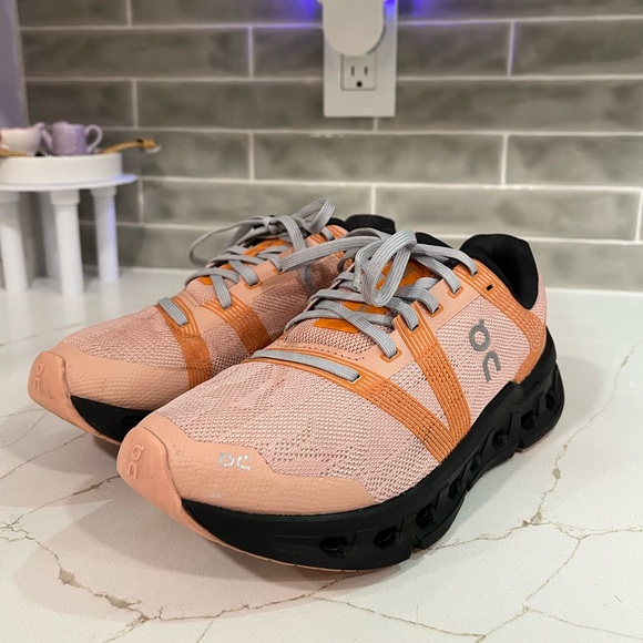 On cloudgo Running Shoes. Women’s size 7 Color Rose | Magnet - Picture 1 of 11